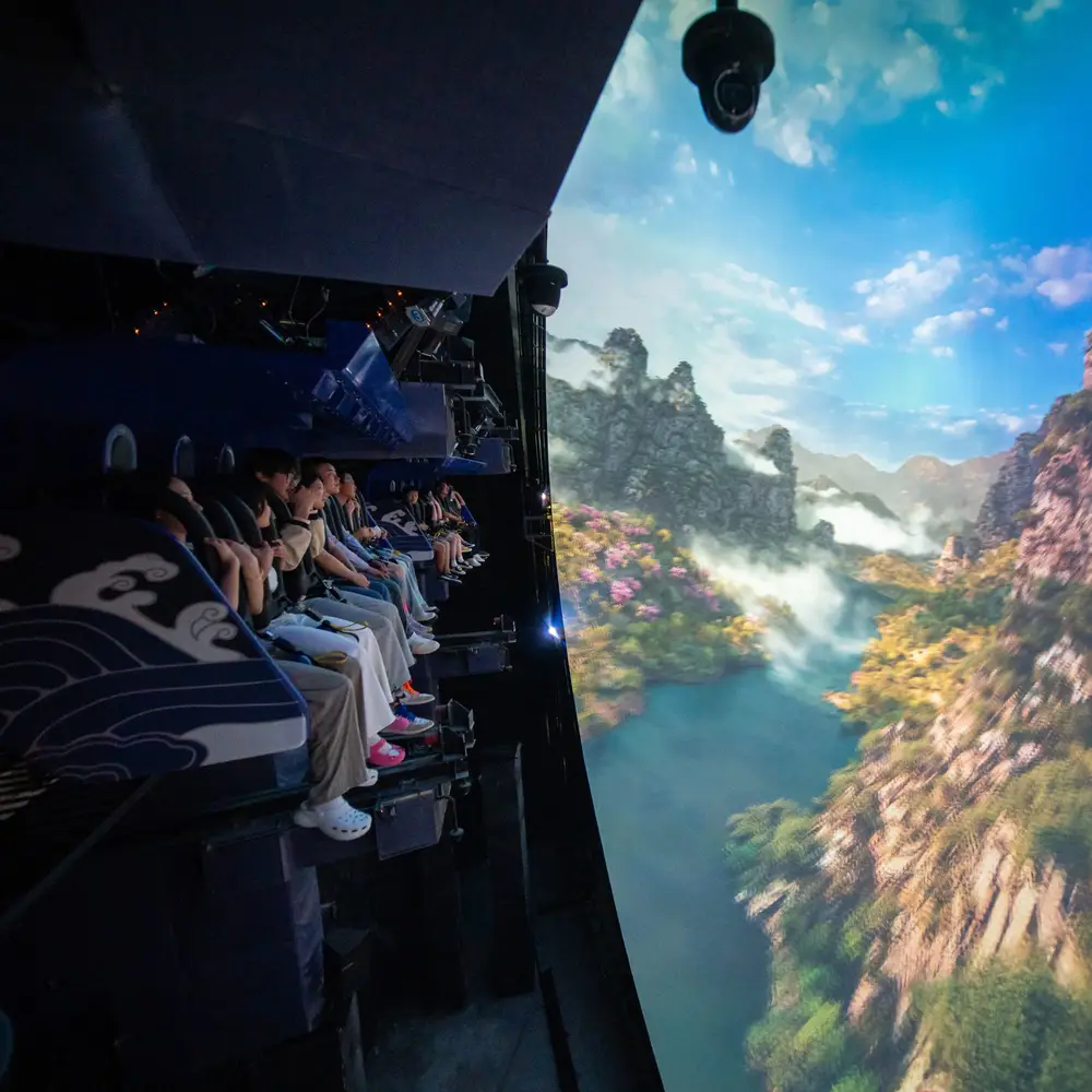 Flying Theater Amusement Park Immersive Ride FX-72A